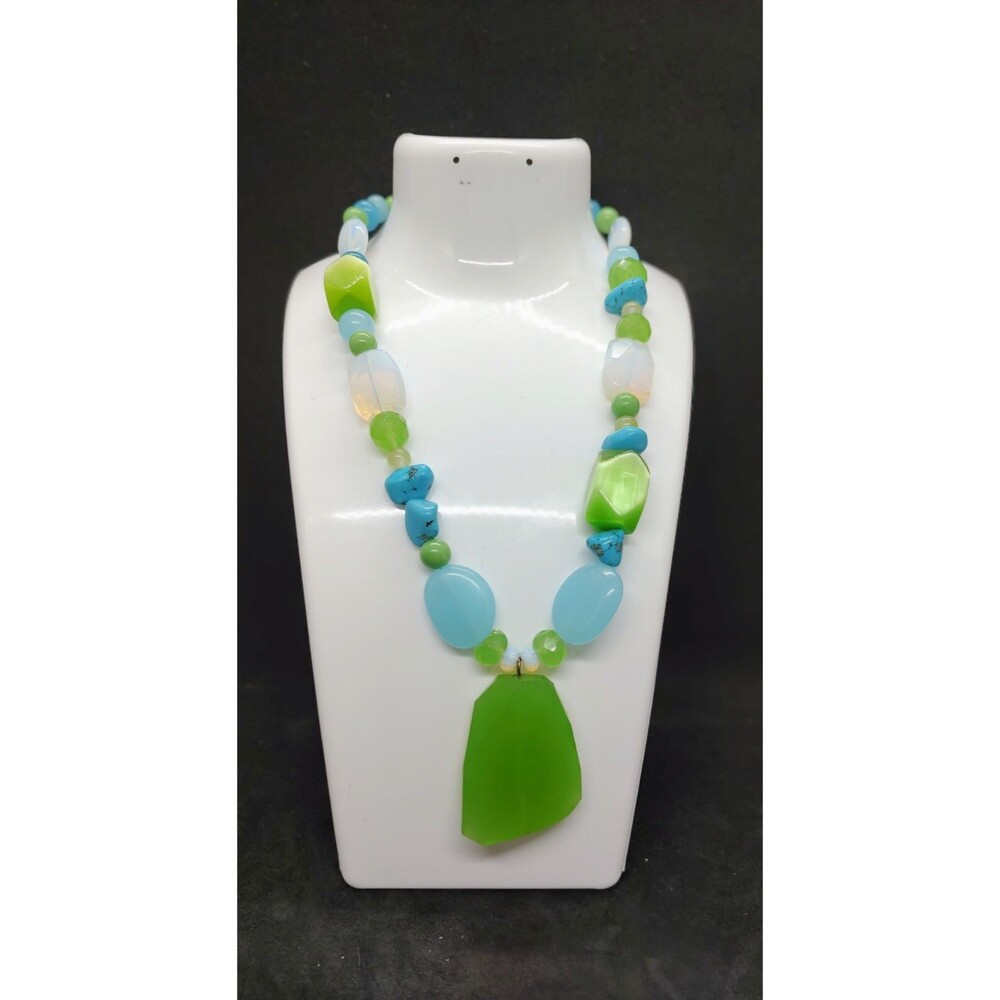 Pastel Green Opalite Cat's Eye Necklace Stunning Estate